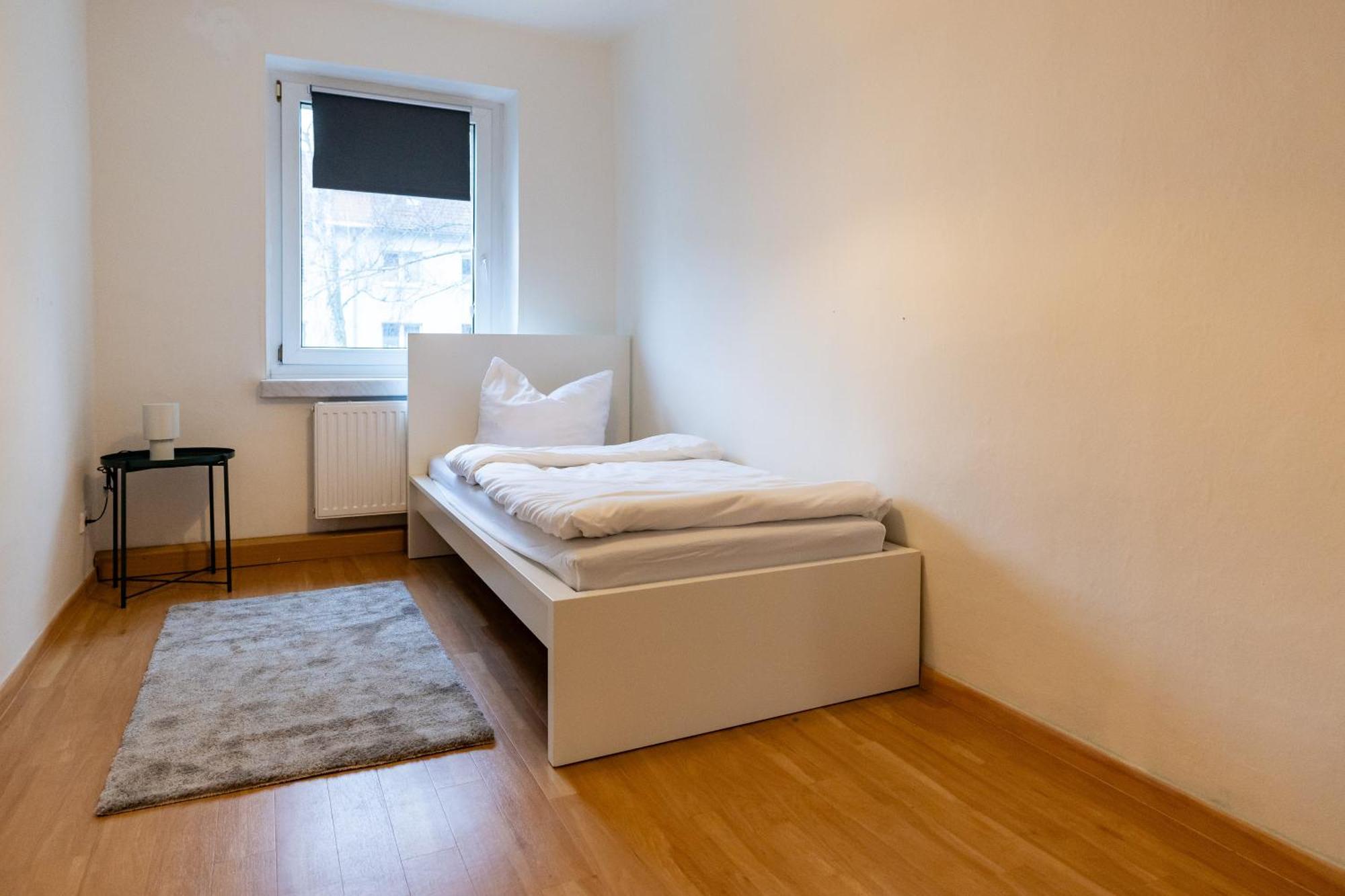 Moderne 4 Zimmer Wohnung Vollausgestattet Und Moebliert Halle  Ngoại thất bức ảnh