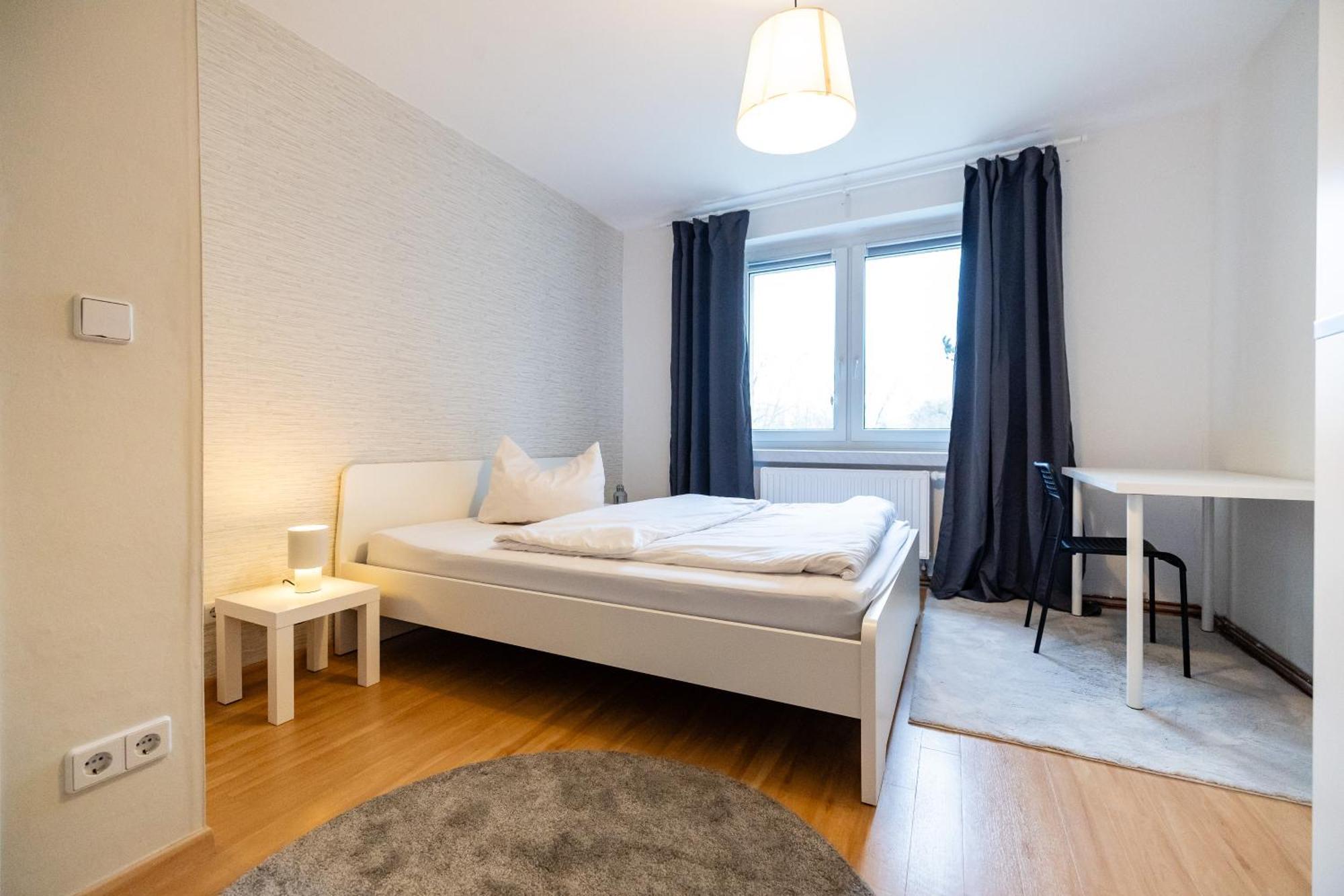 Moderne 4 Zimmer Wohnung Vollausgestattet Und Moebliert Halle  Ngoại thất bức ảnh