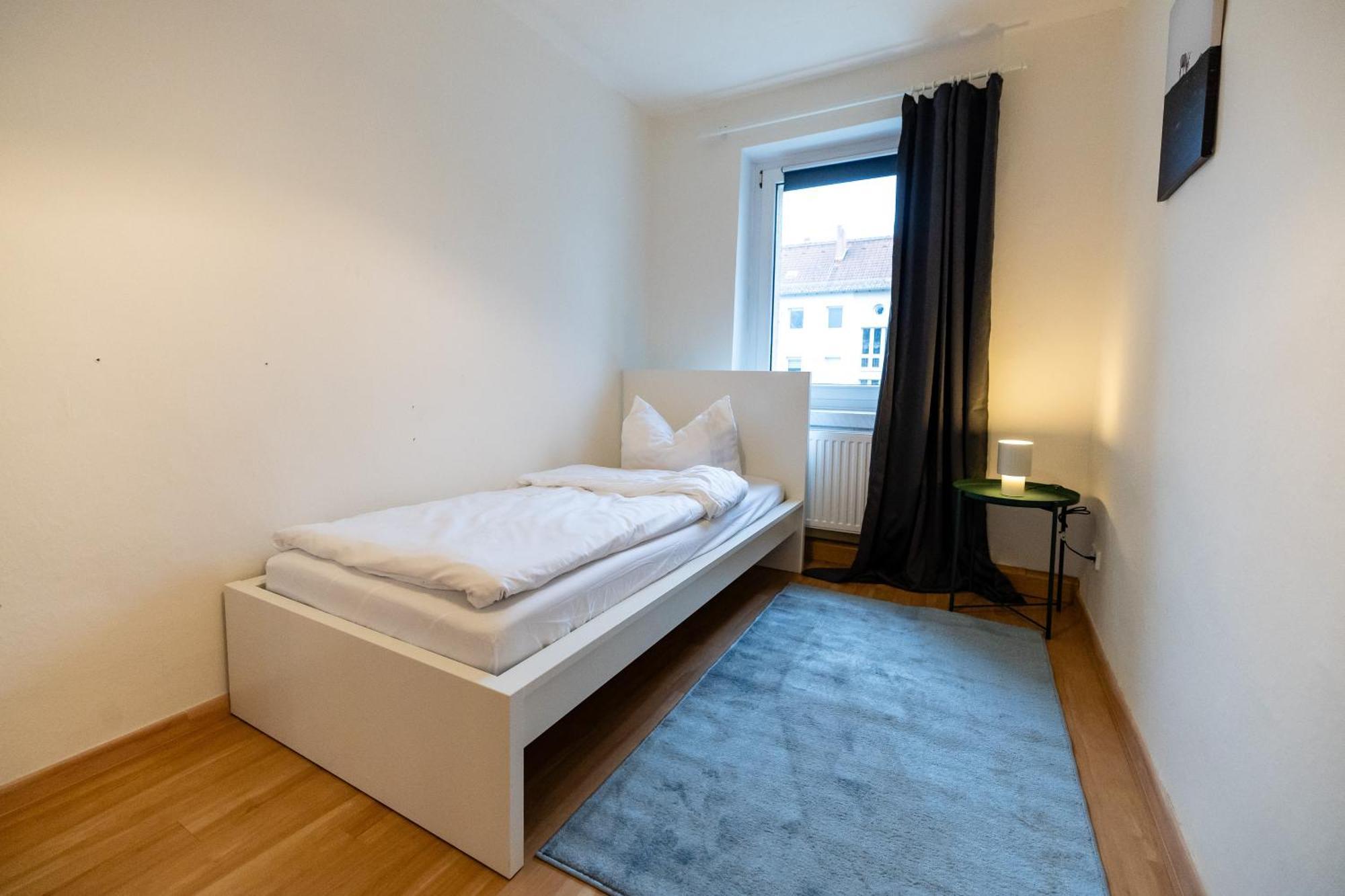 Moderne 4 Zimmer Wohnung Vollausgestattet Und Moebliert Halle  Ngoại thất bức ảnh